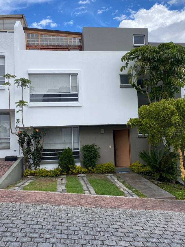 VENDO CASA CONJUNTO BALCON DEL NORTE