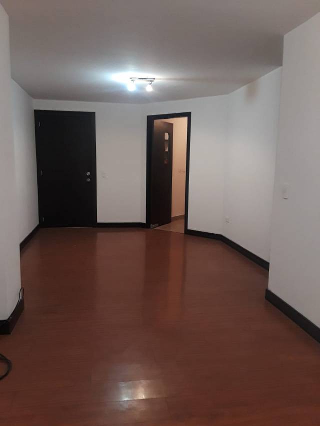 Se Renta, departamento de 80 mtr2, 3 dormitorios, $650