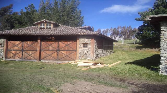 HERMOSA HACIENDA DE 100 HECTÁREAS A 30 MINUTOS DE CAYAMBE