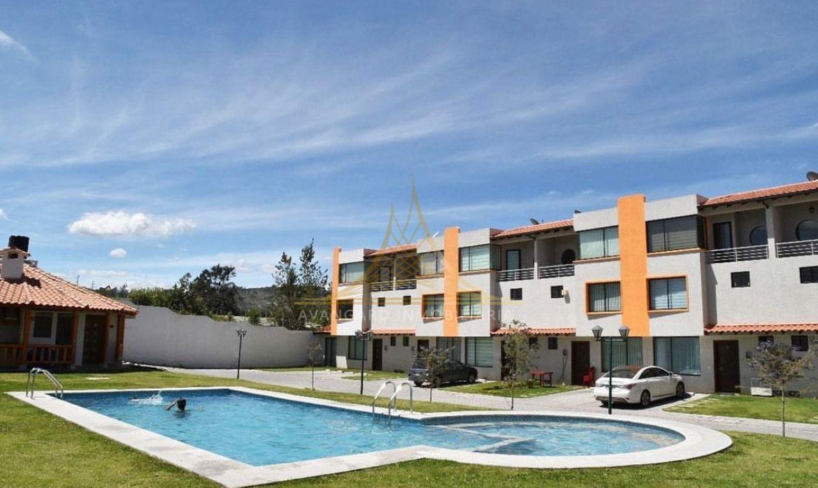 SE VENDE HERMOSA CASA EN CONJUNTO CON PISCINA, SECTOR TOLA GRANDE-TUMBACO