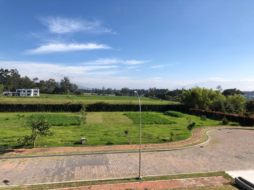 Terreno de venta en Puembo, Urbanización Palermo