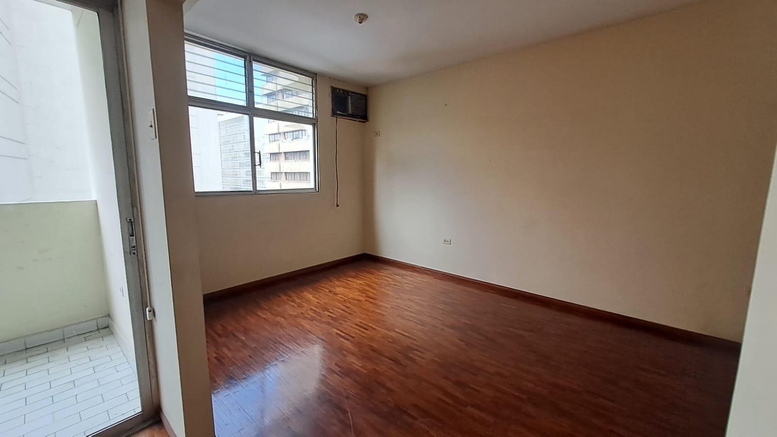 Alquiler de departamento amplio en centro de Guayaquil