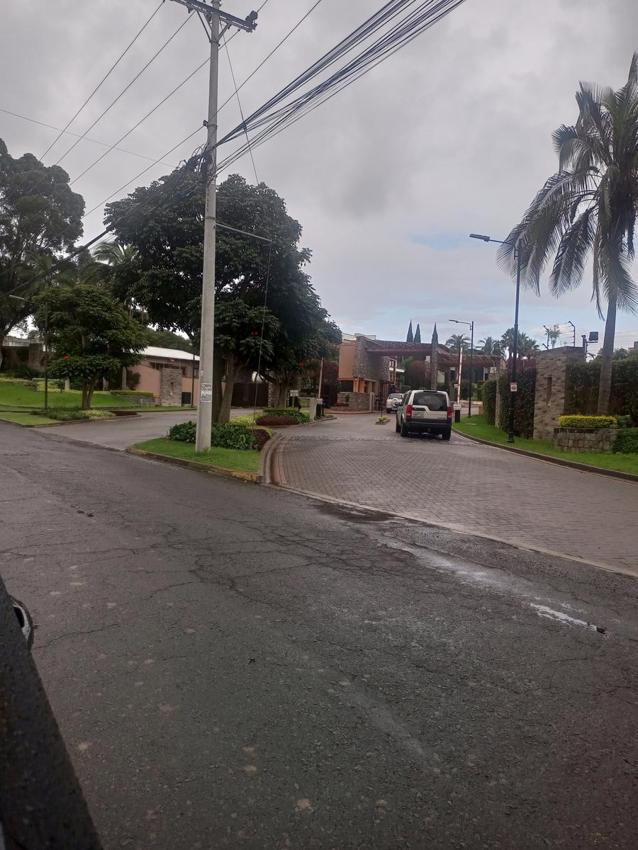 VENDO TERRENO  DE 1500 METROS A LA CALLE PRINCIPAL