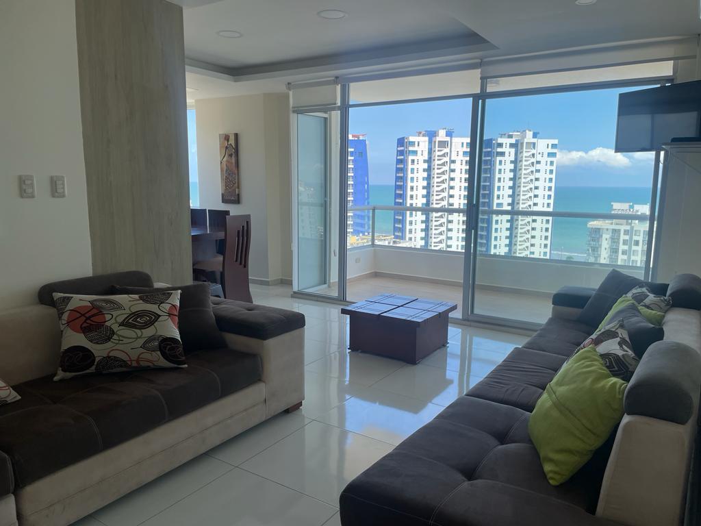 EN VENTA  HERMOSO DEPARTAMENTO FRENTE A LA PLAYA EN TONSUPA