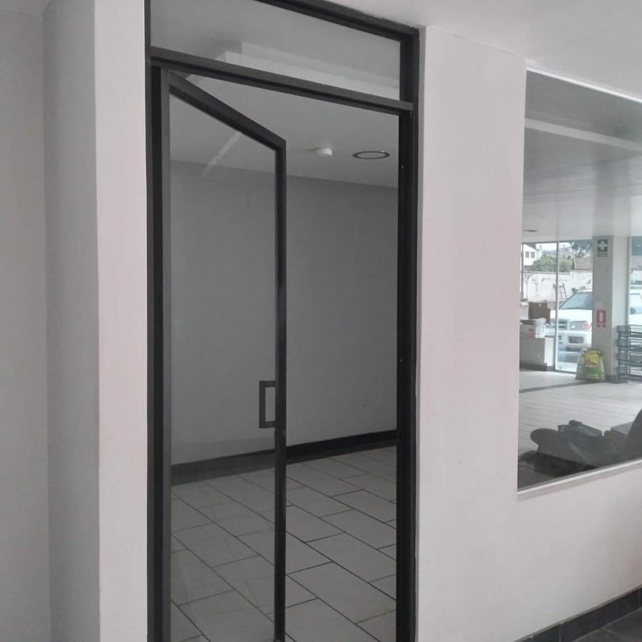 VENDO HERMOSA PROPIEDAD COMERCIAL EN CAYAMBE SOBRE LA PANAMERICANA NORTE