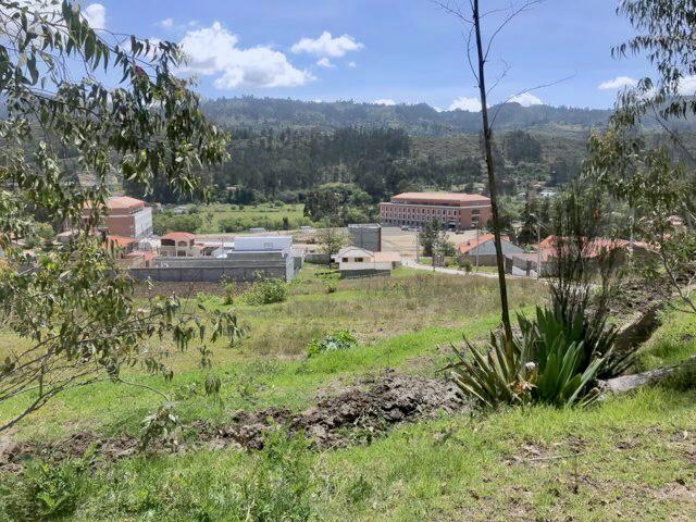 Dos excelentes lotes en venta 4.150m2c/u sector Chuquipata (UNAE)