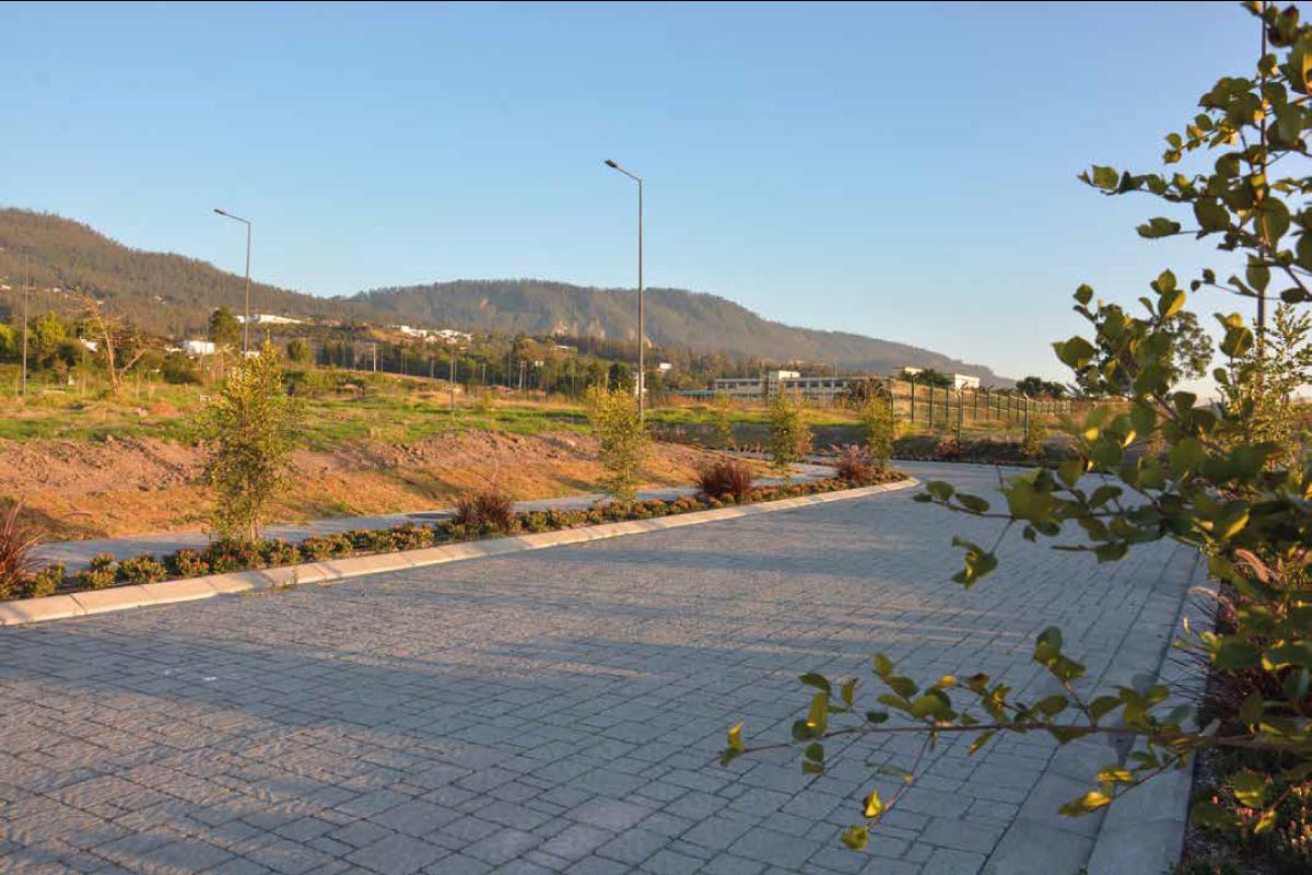 Terreno en venta en Lumbisí junto a la Ruta Viva 1742 m2