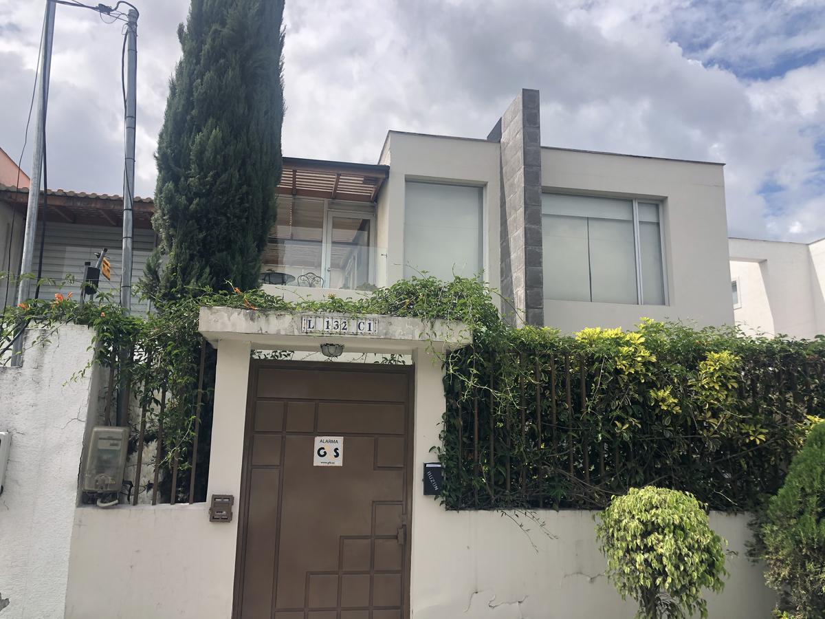 Casa de venta dentro de Urbanización en Lumbisí