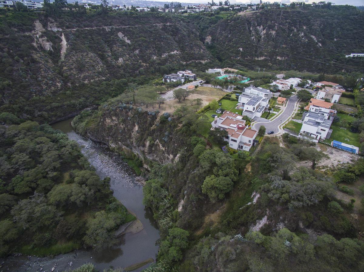 Terreno de venta ubicado dentro de San Antonio de la Viña