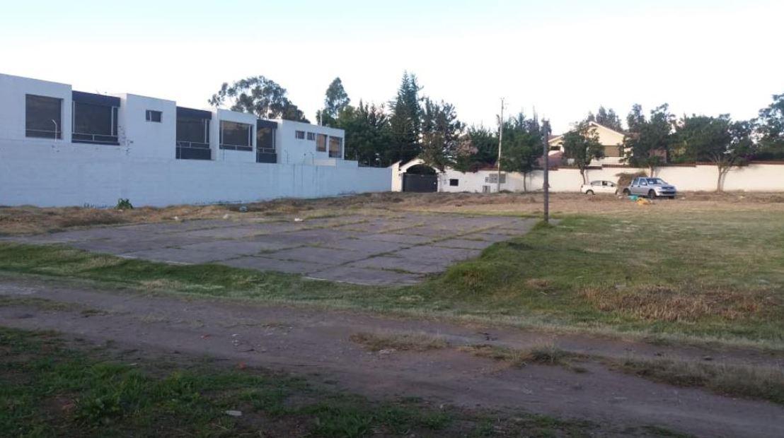 TUMBACO, SECTOR LA MORITA, EN VENTA  TERRENO DE 2059 M2 IDEAL PARA CONSTRUCTORES