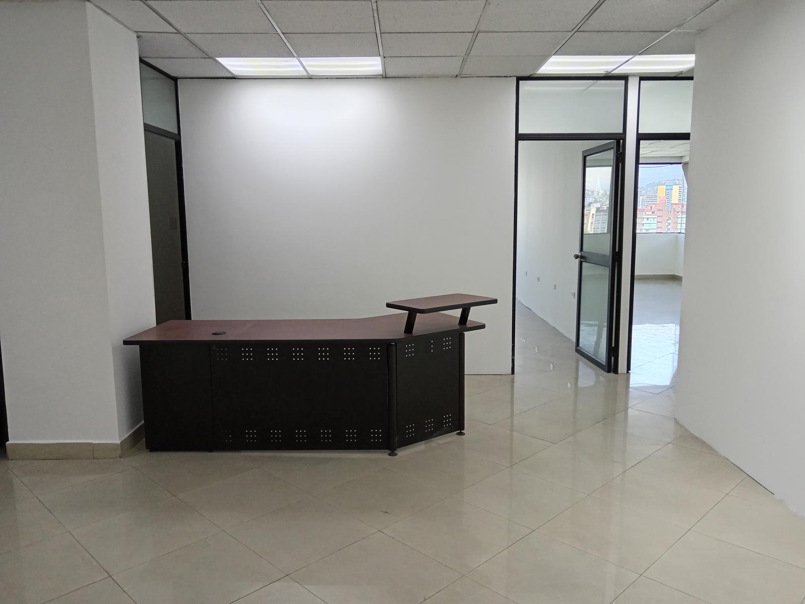 Oficina en venta o renta  de 148mts  Excelente vista  La Colón, Quito