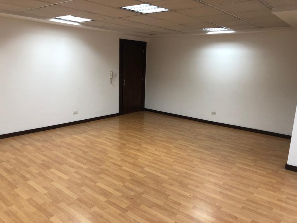 SE RENTA OFICINA COMERCIAL SECTOR CENTRO NORTE 55M2