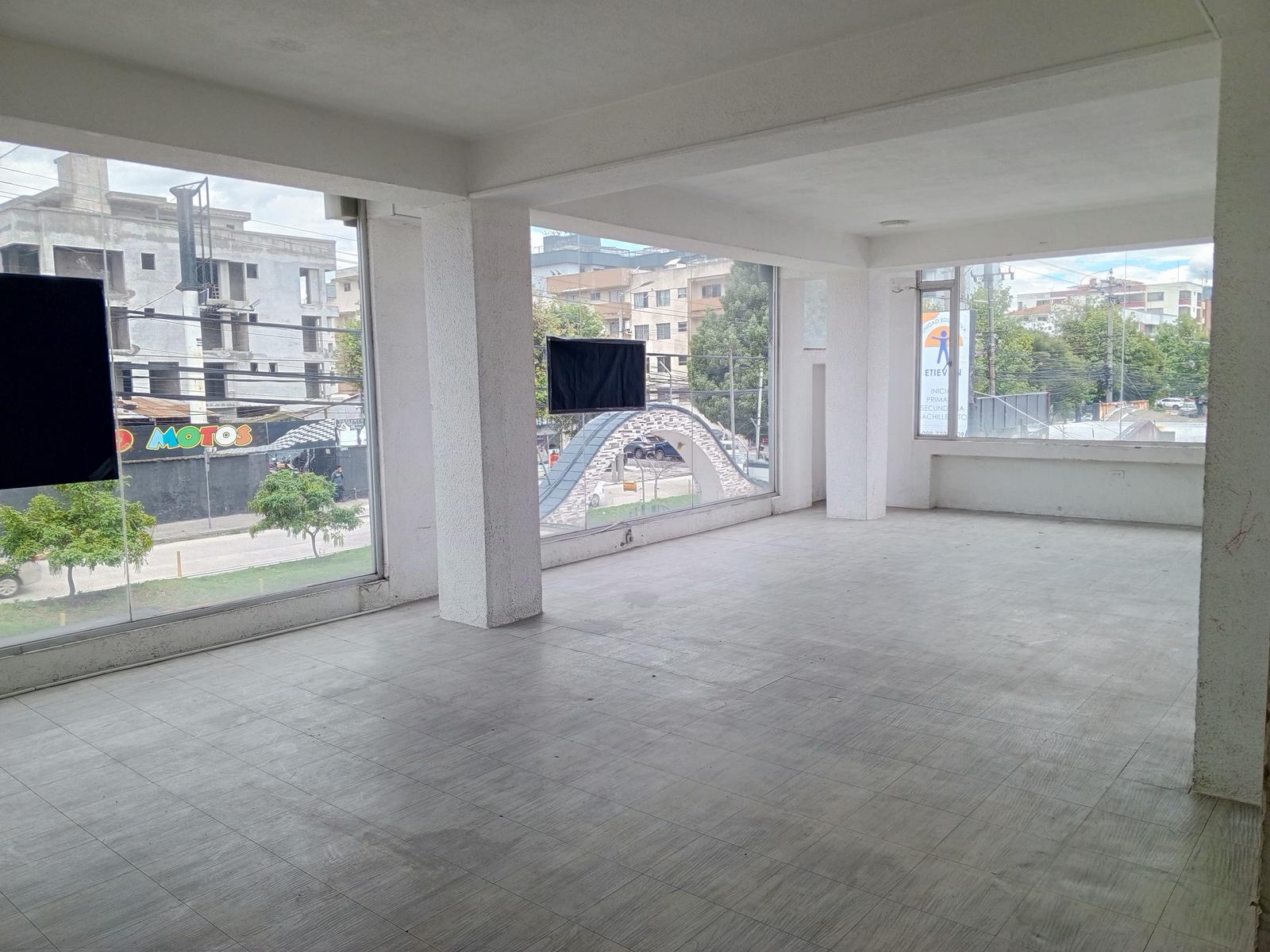 Local Comercial de 120m2, Segunda Planta,  Buena Iluminación.