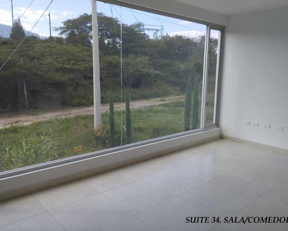 EN RENTA LINDA SUITE MODERNA POR ESTRENAR VISTA  EN CUMBAYA