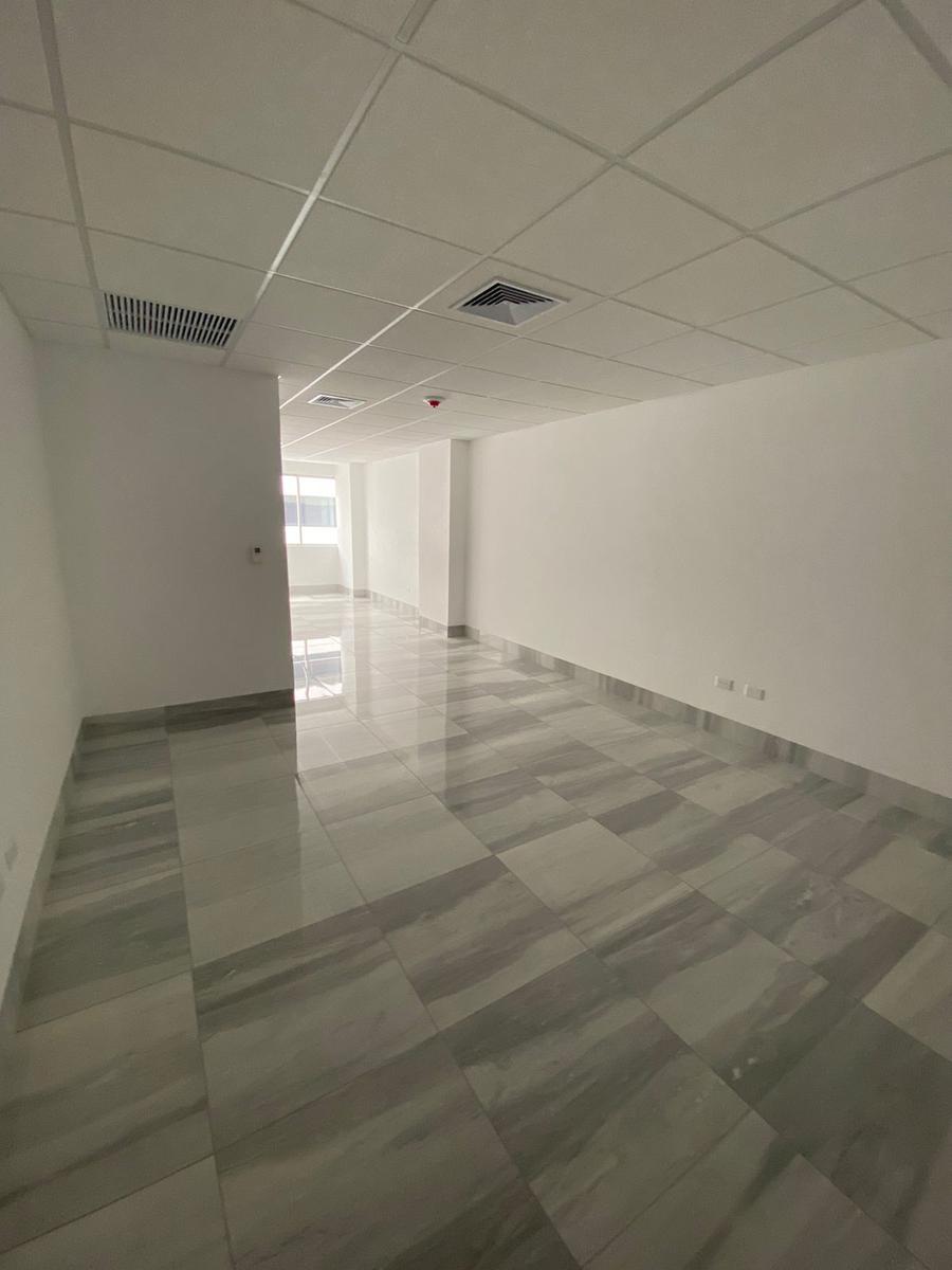 Oficinas en ALQUILER / VENTA en edificio inteligente Platinum II, Av. León Febres Cordero