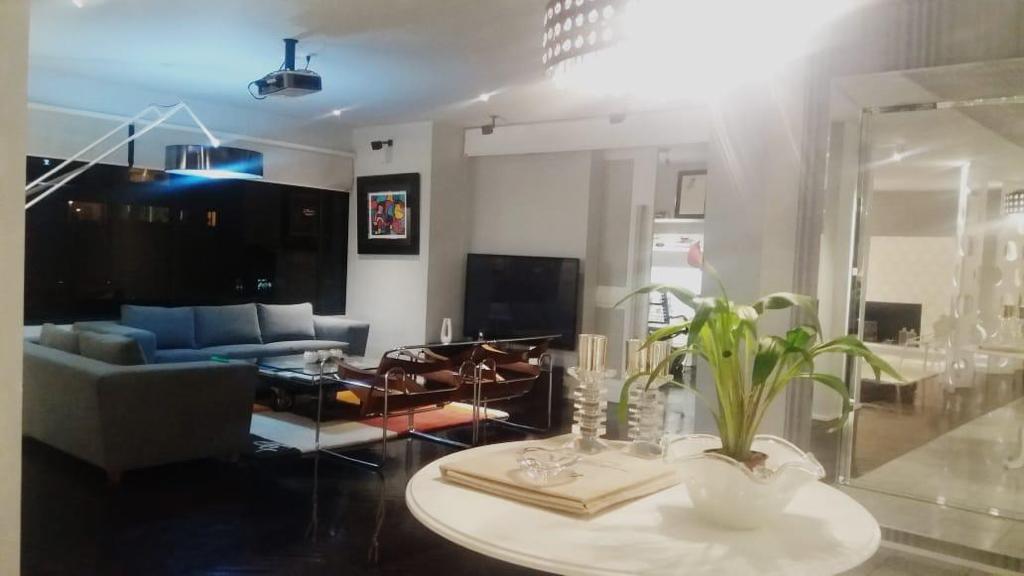 Departamento en venta con linda vista hacia Quito, Calle José Bosmediano