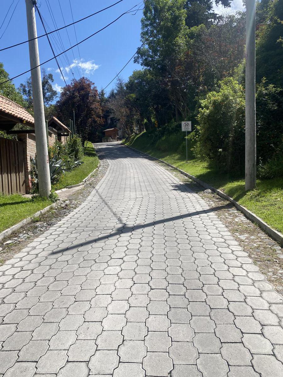 Bajo de precio!! Casa dentro de la Urbanización La Viña, Acogedora, buen jardín