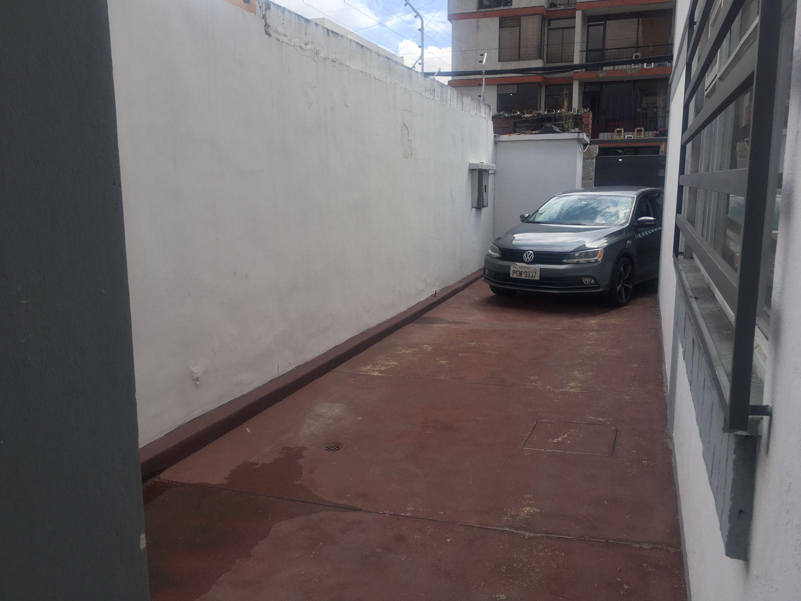 Venta Casa 200m, Sector Av. Shyris y Gaspar de Villarroel, El Batán, Quito