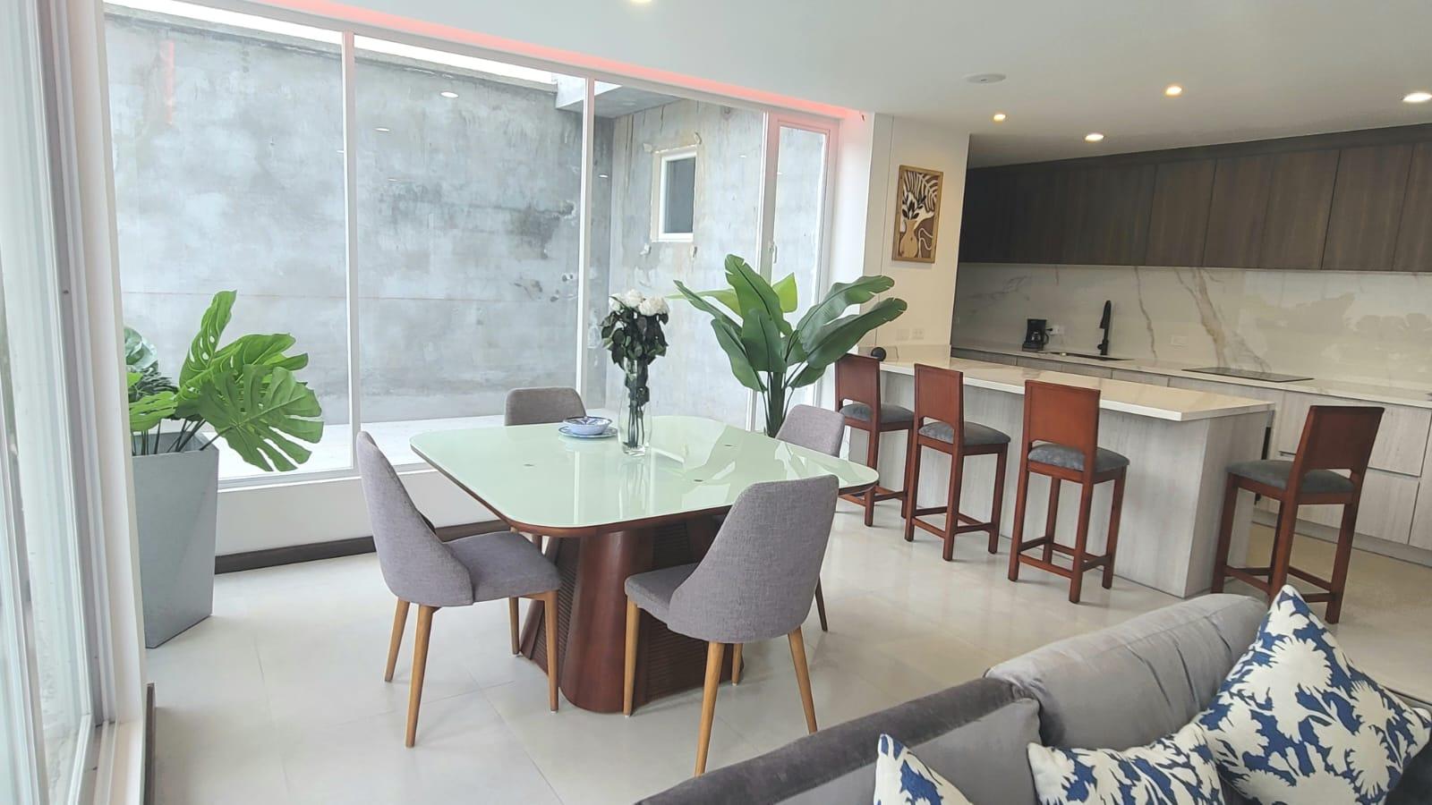 Venta Suite - Estudio a estrenar, 46.00 m con Garaje, Quito Tenis.