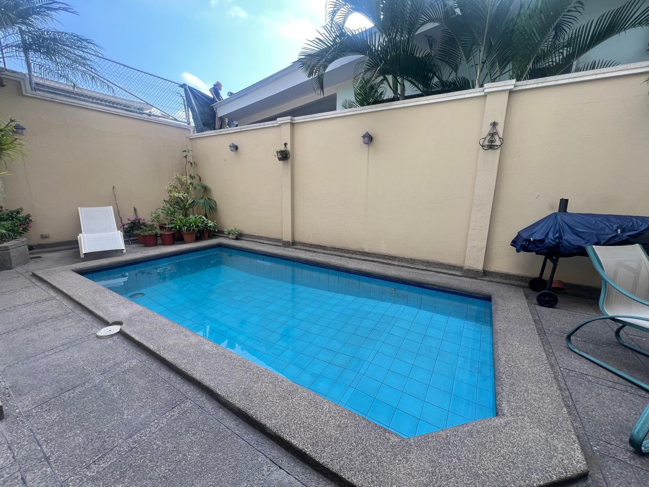 VENTA CASA ESQUINERA PISCINA PUERTO AZUL (JLR)