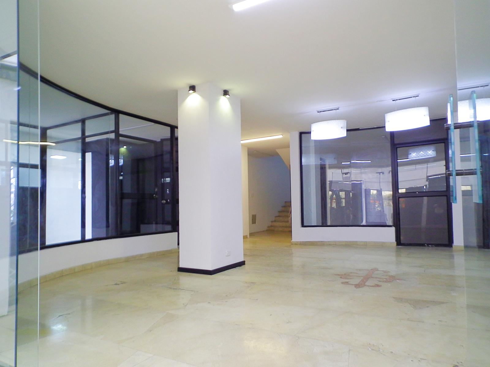 GC - Rio Cofanes y 10 de Agosto en Venta/Renta Edificio 951.76 m2