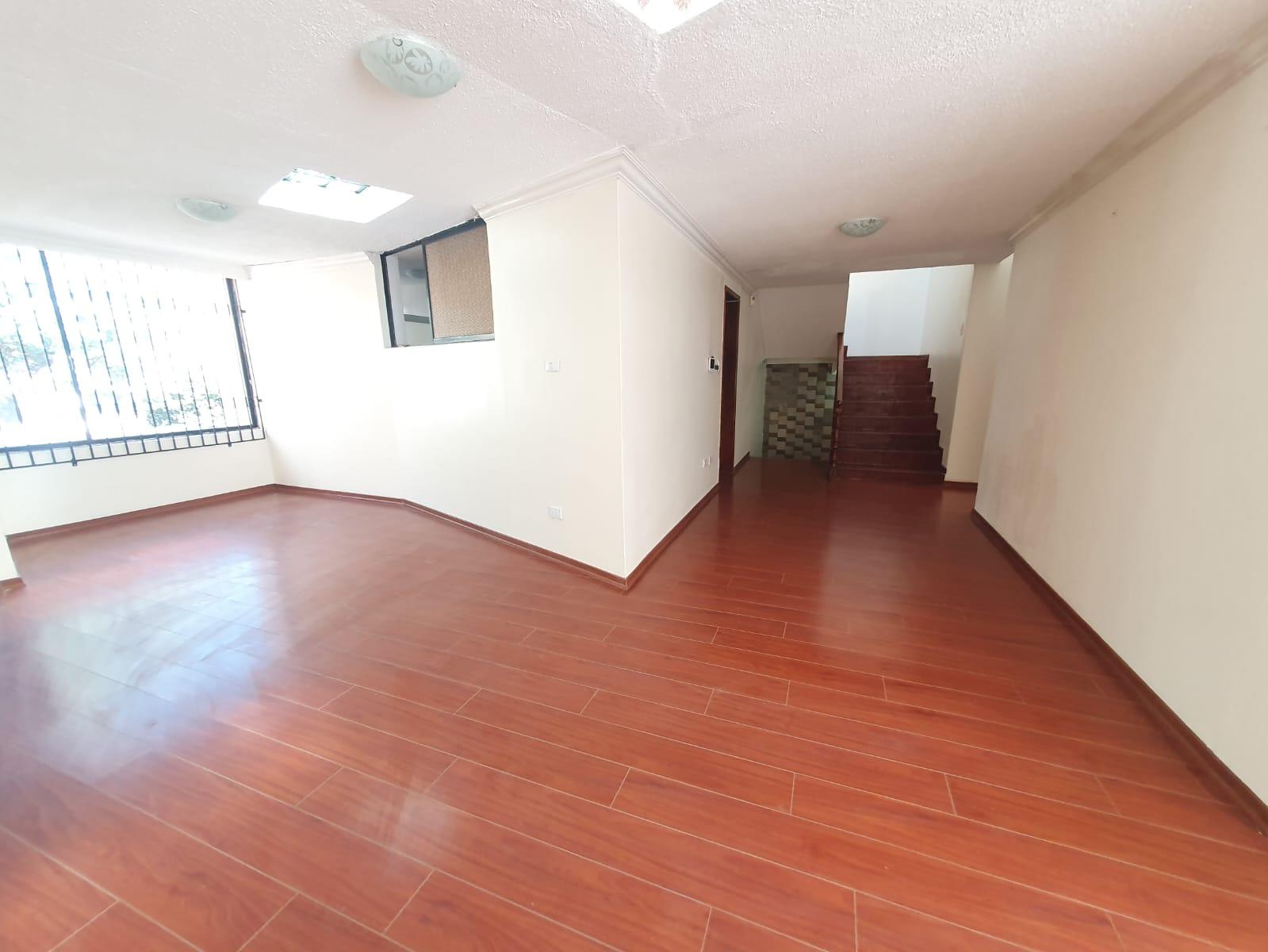 AO SECTOR JARDINES DEL BATAN, RENTA CASA 3 D.  265 m2