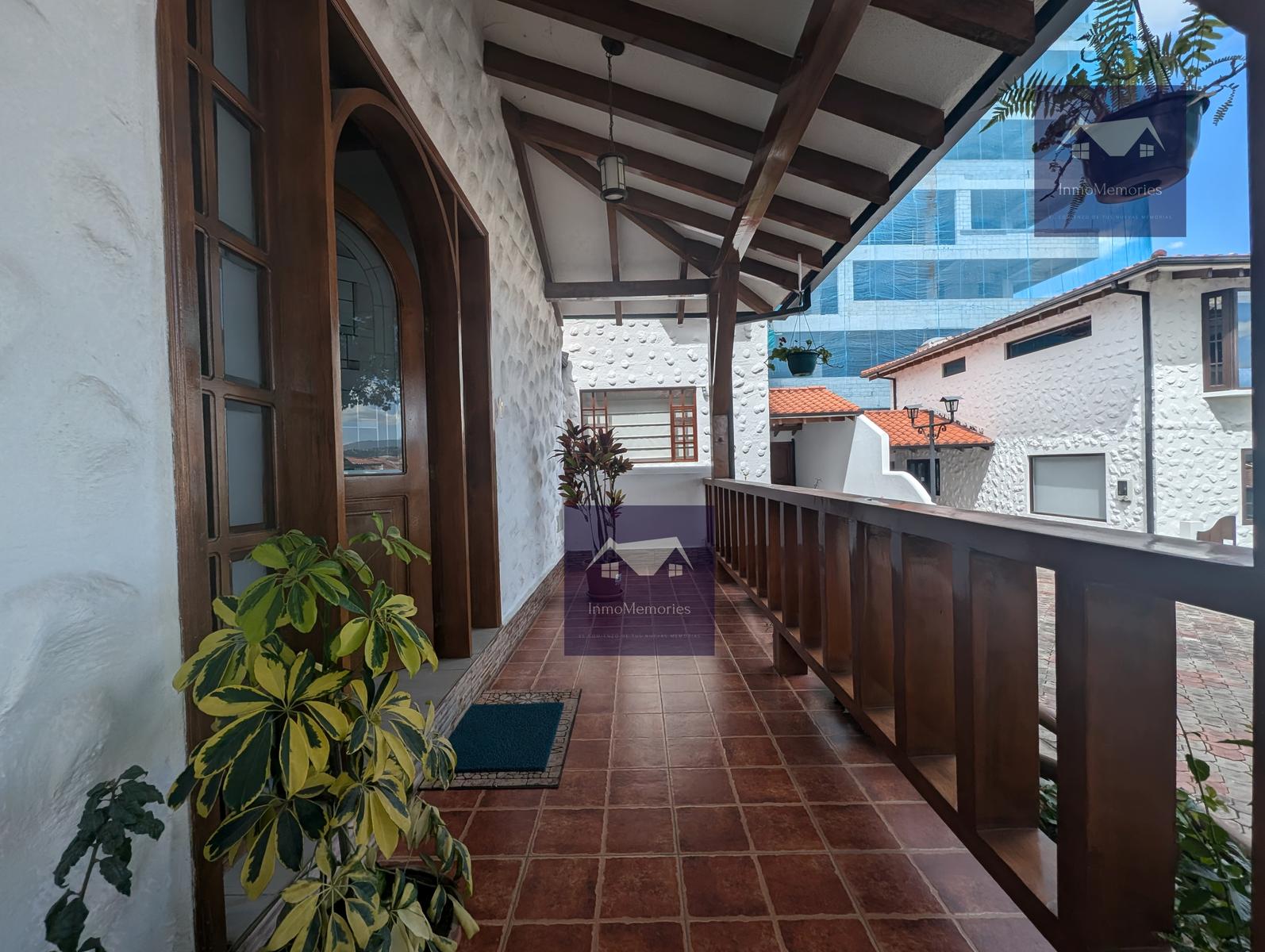 Hermosa casa de Venta, Conjunto Privado, Cumbayá, Tumbaco