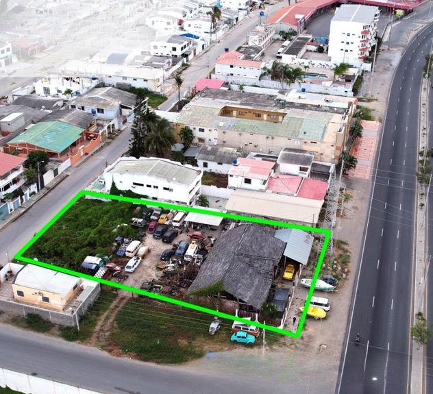 Venta de terreno 1.536 m2 diagonal a Supermaxi en Salinas