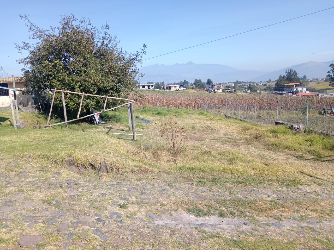 Este terreno de 460m2 ubicado en Quito - Pintag, Santa Teresa  ofrece una oportunidad única para construir la casa de tus sueños.