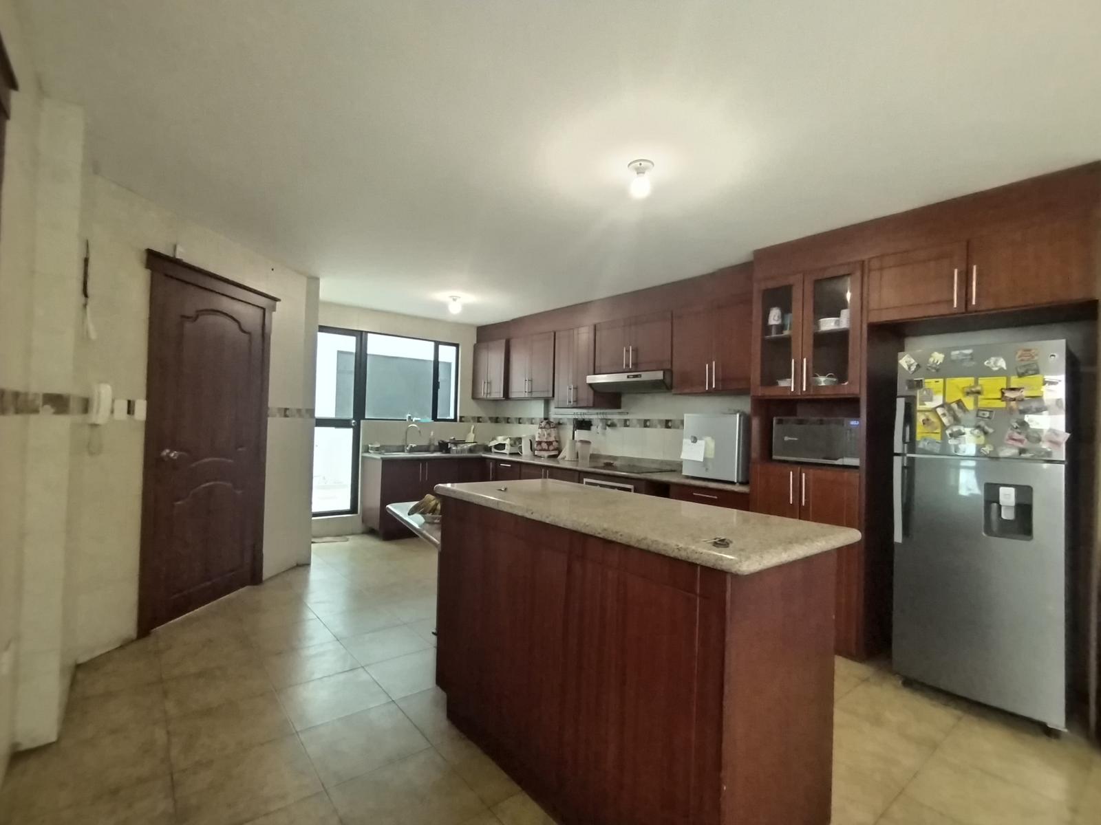 OPORTUNIDAD Venta de Departamento Duplex de 4 dorm, jardín y bodega, Ponceano Alto norte/Quito.