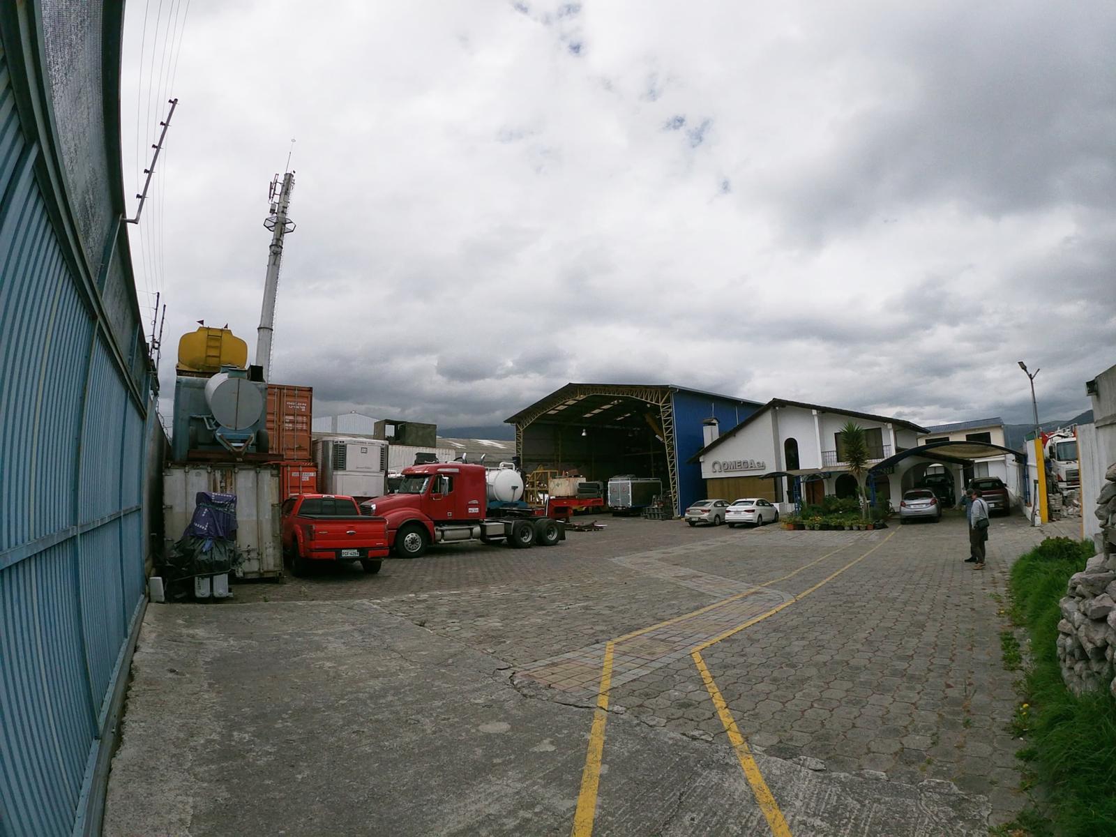 Venta o Renta Galpón i3 en Carcelén Industrial. Terreno de 2000 m2