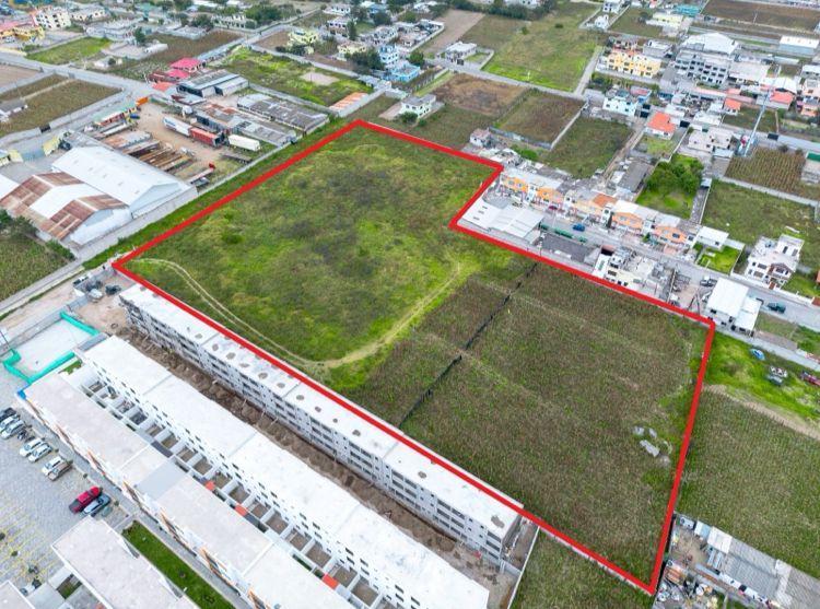 Venta terreno Calderón 13.600 m2 para conjunto o lotización