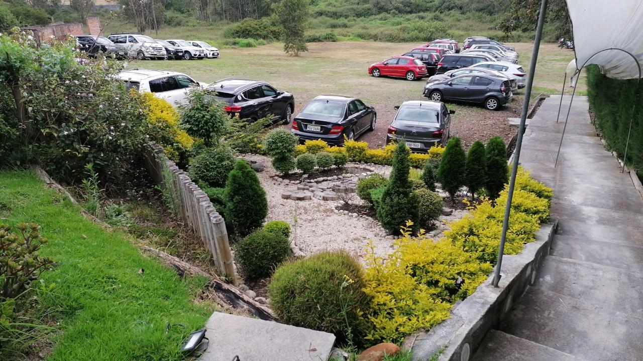 Hermosa quinta de renta con espectaculares jardines que pueden ser utilizados para todo tipo de eventos  en Puembo