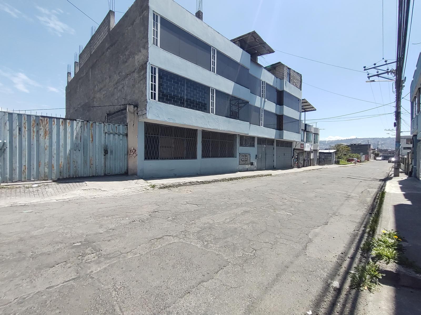 VENTA DE EDIFICIO SUR DE QUITO LA MENA BARRIO SANTA BARBARA BAJA.