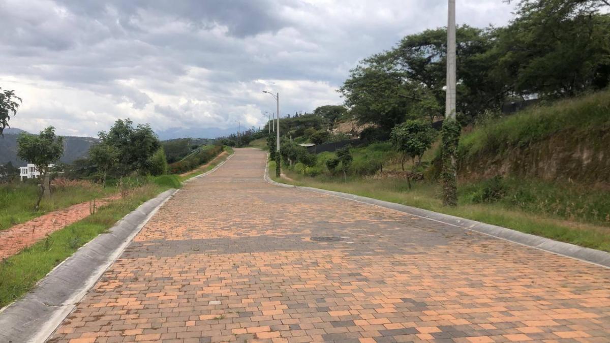 Terreno en urbanización exclusiva San Juan de Cumbayá