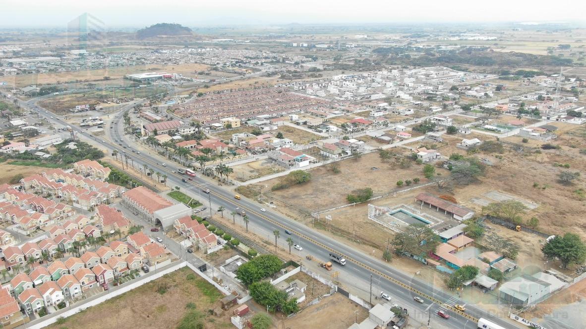 VENTA DE TERRENO DOBLE  VIA A SAMBORONDON SECTOR DOS CERROS