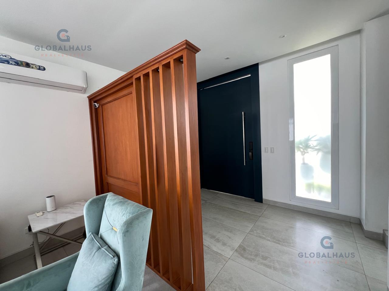 Venta de Casa en Isla Celeste etapa Estribor, 4 Habitaciones, Piscina, Ciudad Celeste, BIESS  A.A