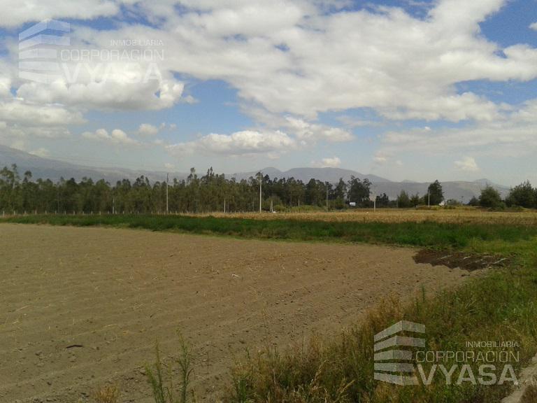 Tababela - Cerca al Aeropuerto Mariscal Sucre, Terreno de 2 Has. en Venta