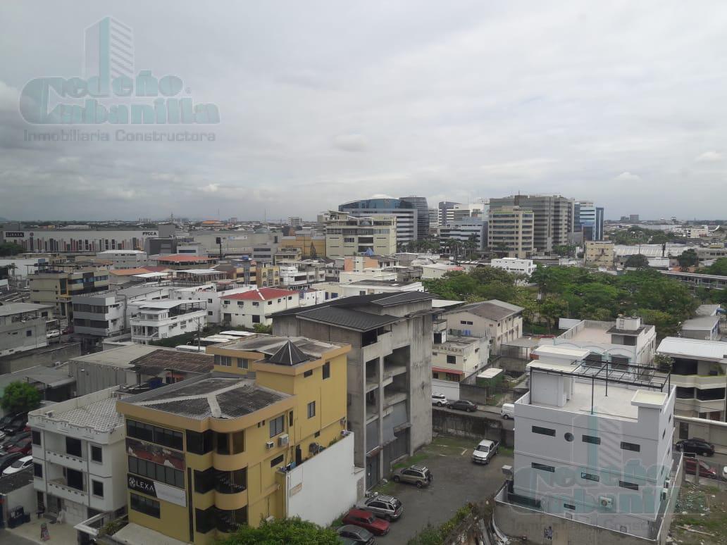 SE VENDE OFICINA EN KENNEDY NORTE AVENIDA MIGUEL H ALCIVAR