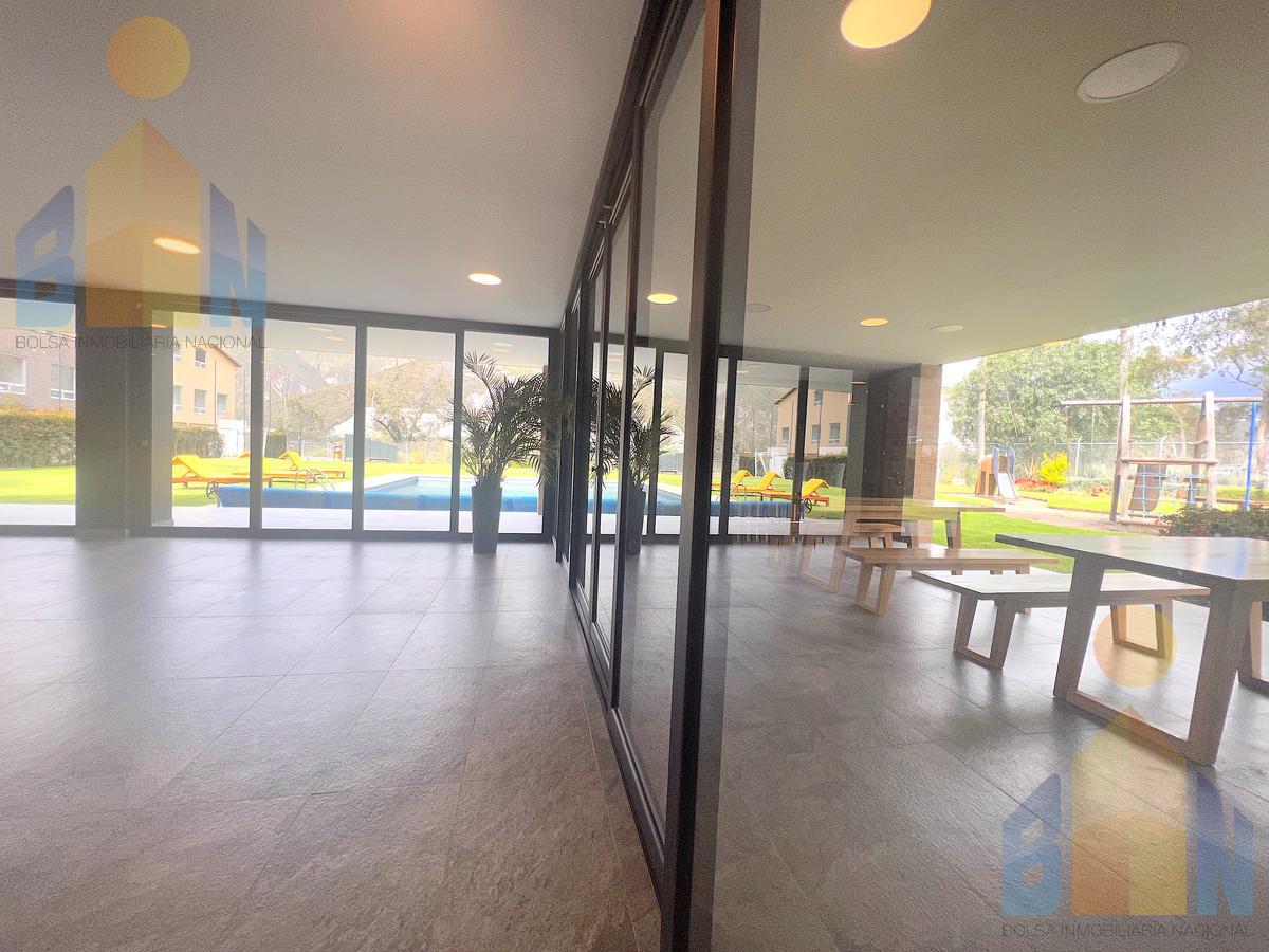 Casa por estrenar de venta en Pomasqui, exclusivo conjunto privado