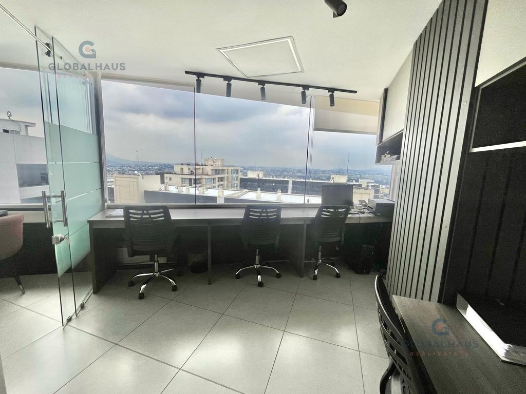 Venta de Oficina Amoblada en Edificio The Point, Puerto Santa Ana 56mt2 M.H.