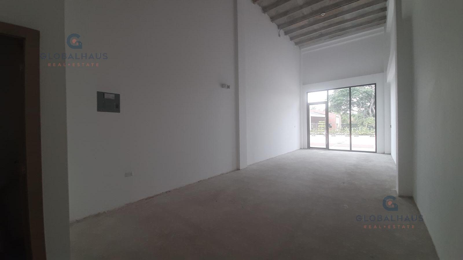 Venta de Local Comercial en  Via a la Costa, Urb. Costa Brisa, 49.77mt2 Jo.Go