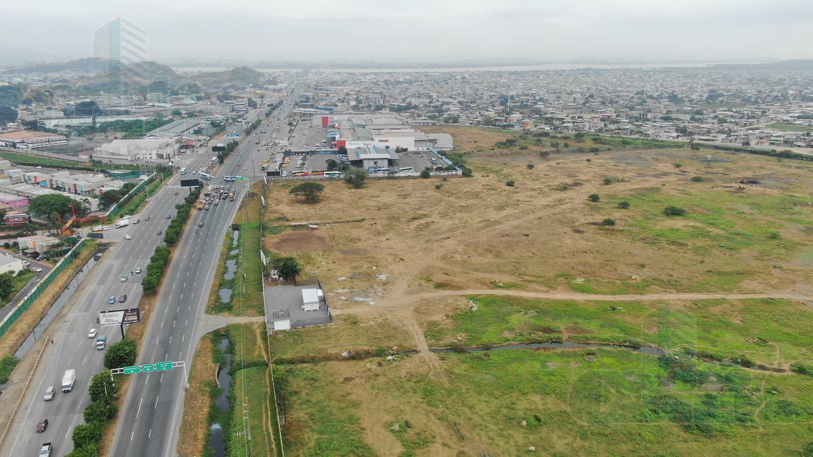 VENTA DE TERRENO COMERCIAL VIA DURAN BOLICHE  MAS DE 60 MTS DE FRENTE A LA VIA