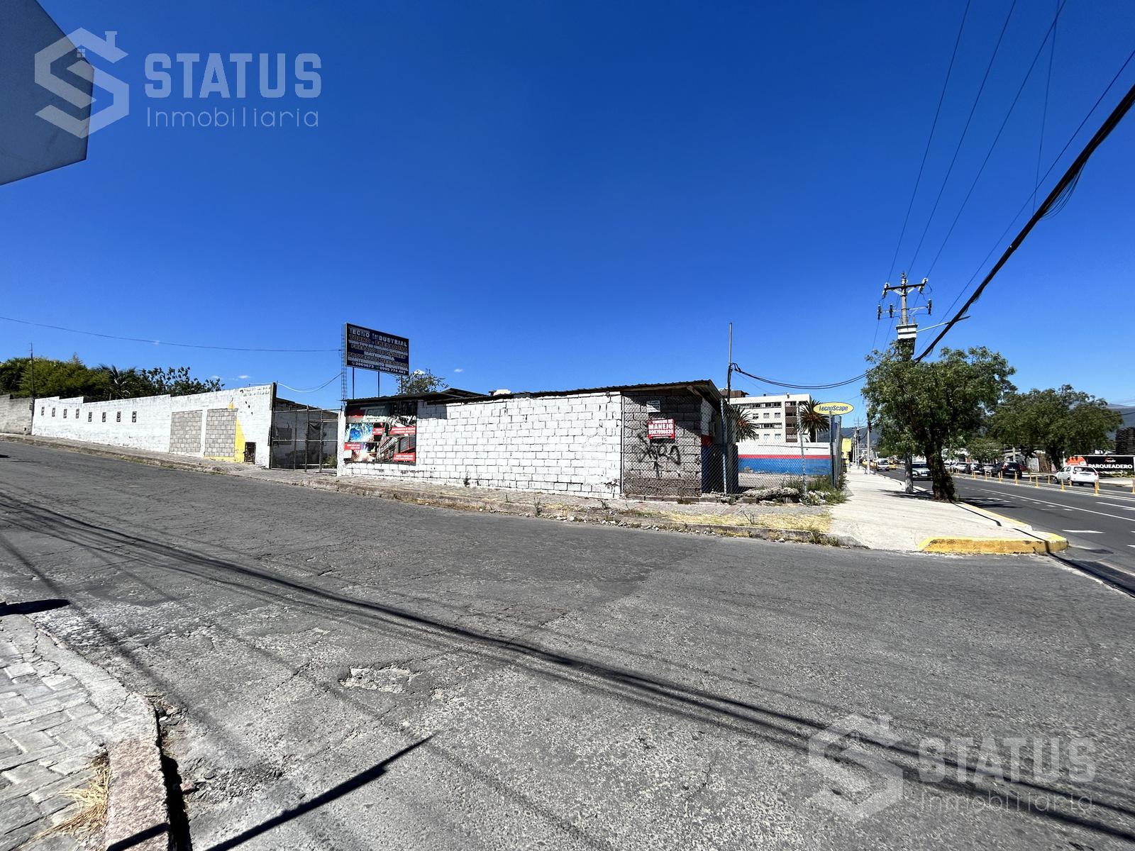 Rento terreno esquinero de 2.400 m, sector Mirasierra, Av. Ilaló, $3.000