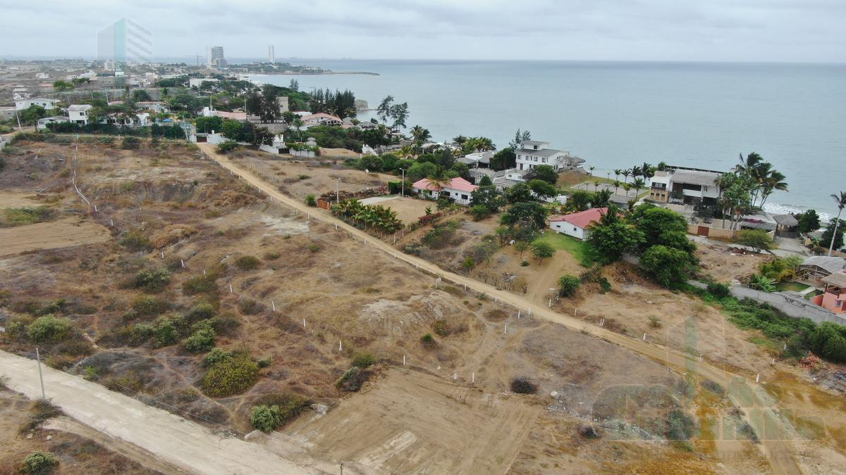 VENTA DE TRES LOTES JUNTOS CERCA AL MAR  PUNTA BLANCA  ENTRADA 5