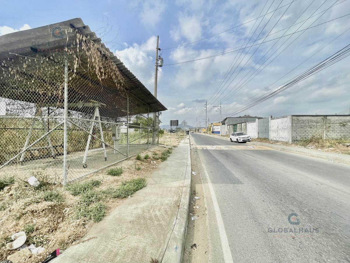 Venta de Terreno  en La Joya, Av. León Febres Cordero Ribadeneyra, Para uso Comercial M.C.