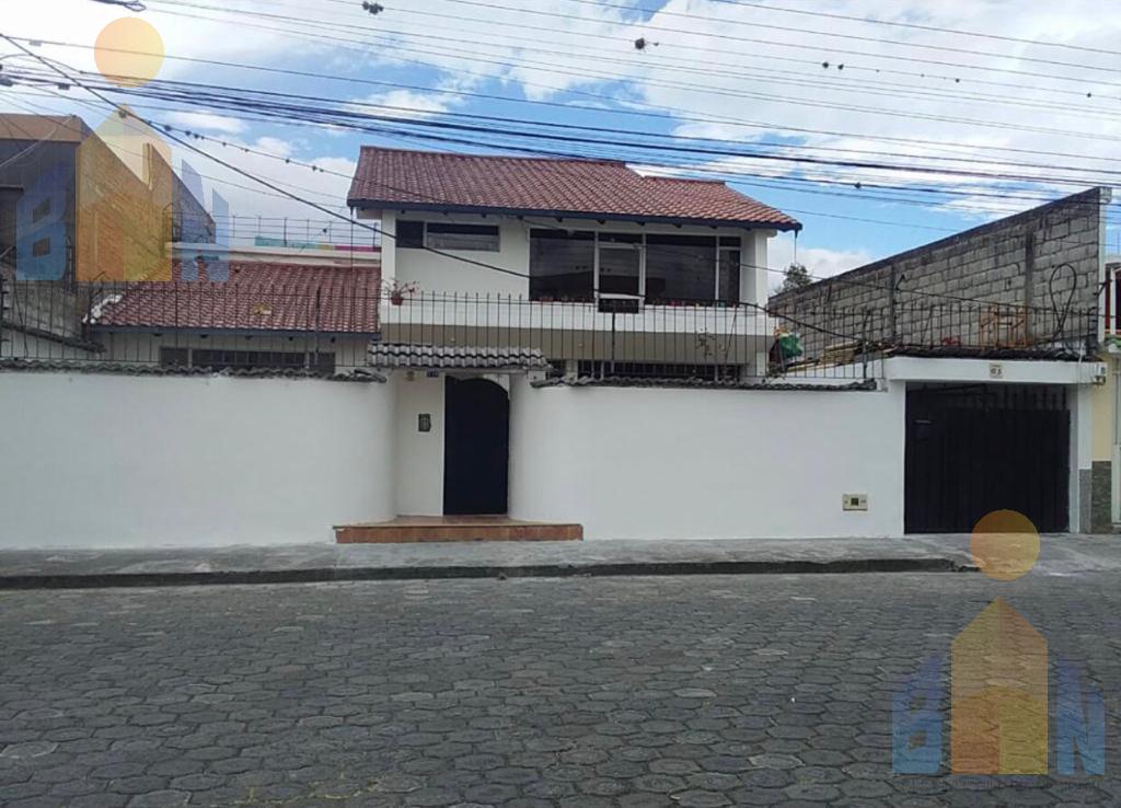 Vendo casa en Ibarra  450 mt 5 dormitorios Urbanización Nuevo Hogar $ 249000 - Norte de Ibarra