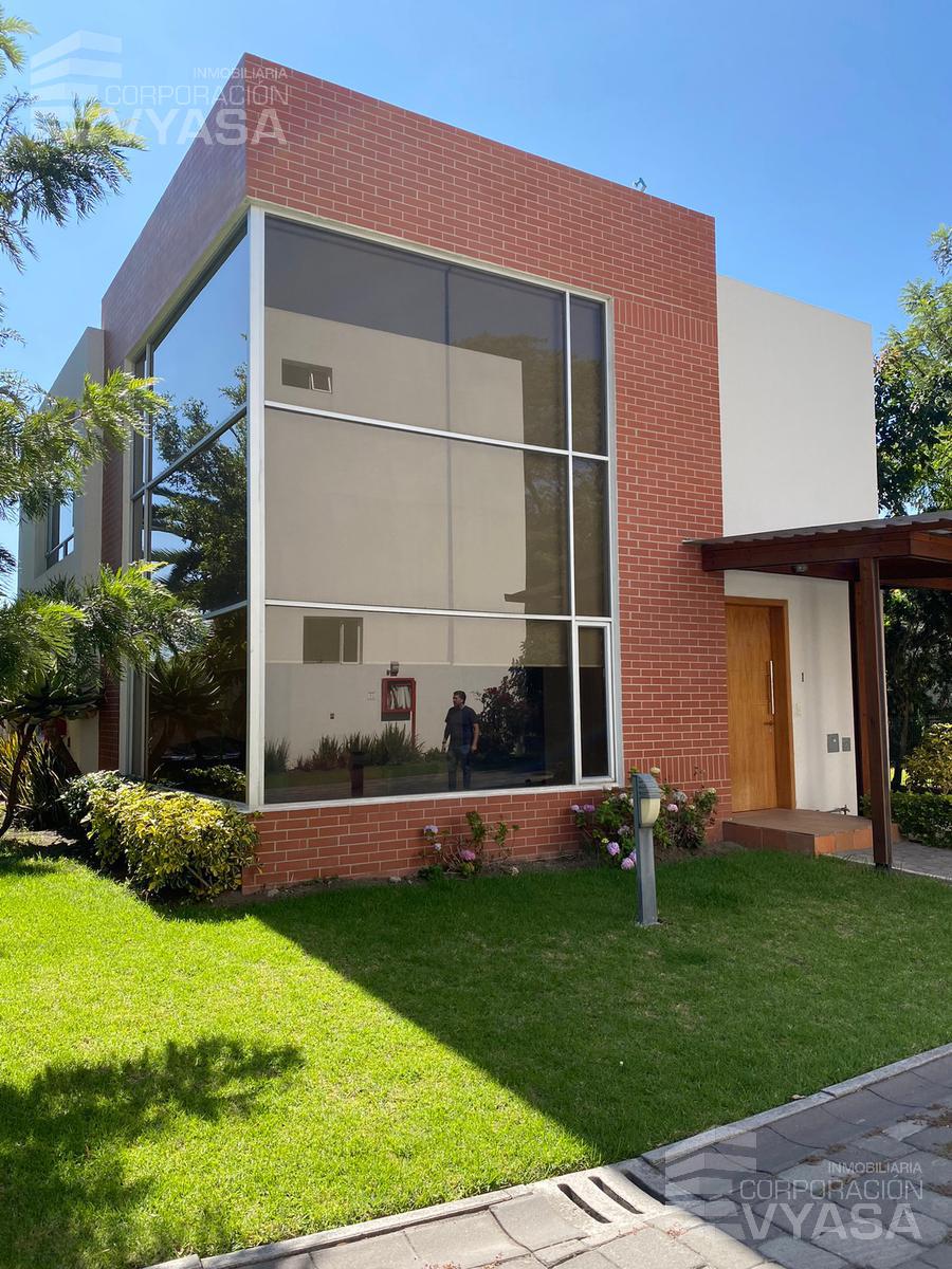 LA VIÑA , LINDA CASA EN VENTA DE 239 M2