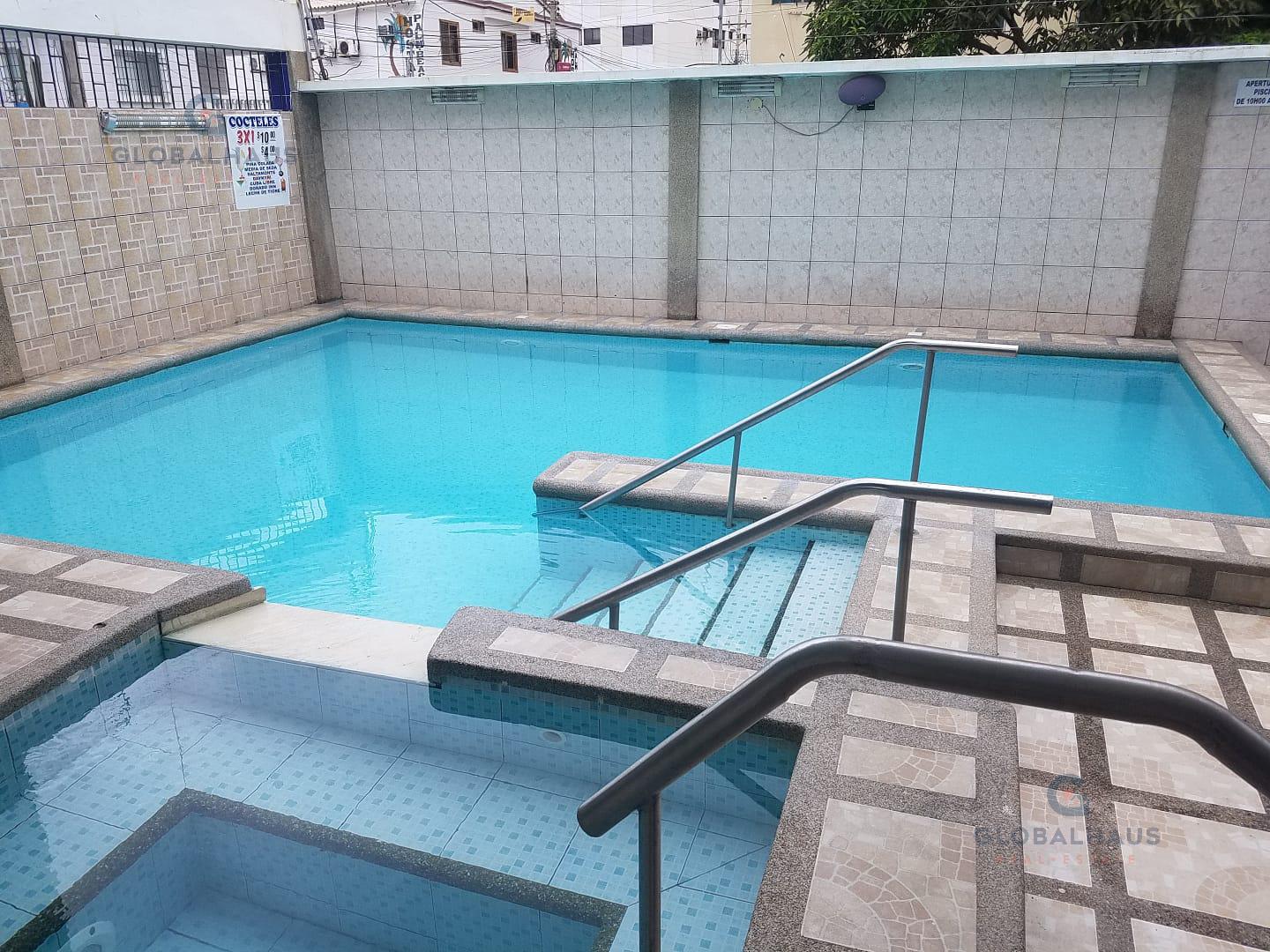 Venta de Hotel con Piscina en Salinas A.A.