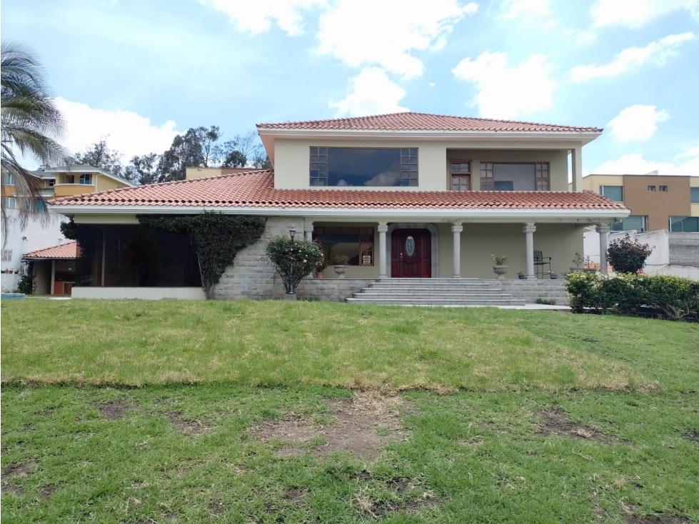 Casa de Lujo en Venta 2109 m2  Sector Carcelén Norte de Quito